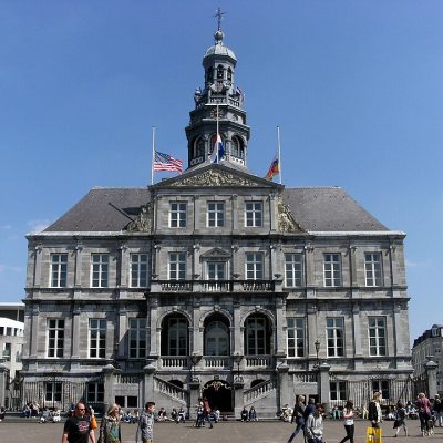 Dakgoot schoonmaken Maastricht, Stadhuis Maastricht